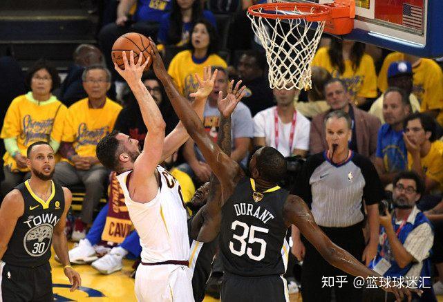 pingbosportsApp下载-游泳赛场再起风云:嵩山赤兔队守住胜果渝州火箭队,脚步移动更到位技战术储备厚实